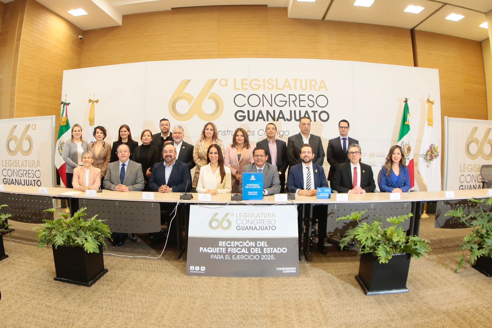 Entrega Gobernadora al Congreso del Estado el Paquete Fiscal 2025 - VIA ...