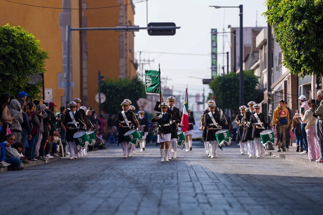 Participan 3 mil 379 personas en el desfile por el 115 aniversario de ...
